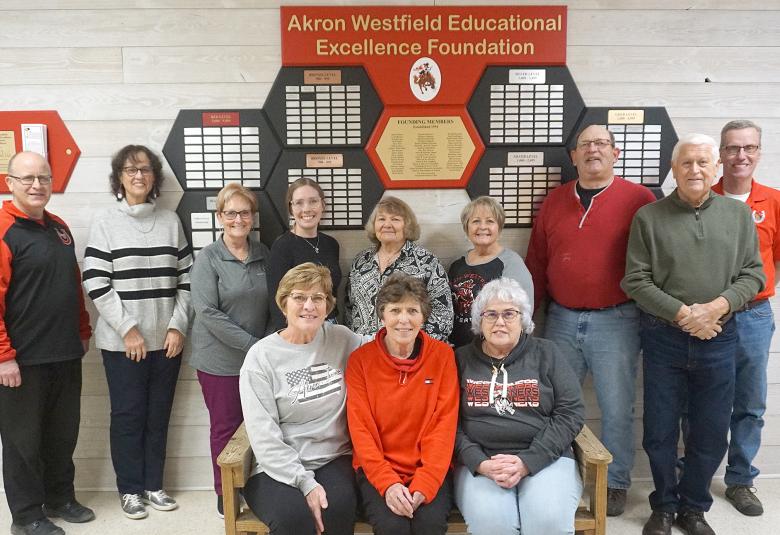 The Akron Hometowner - Staff Photo - Create Article