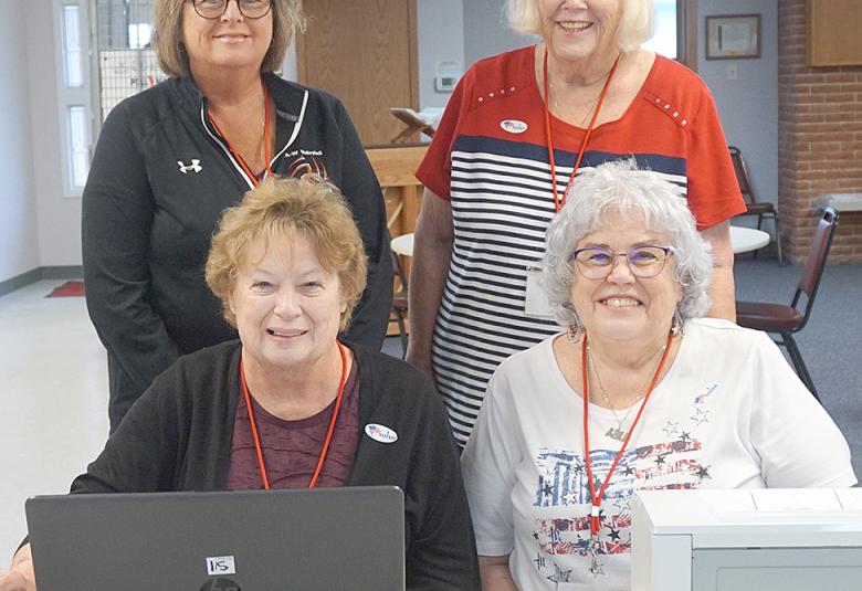 The Akron Hometowner - Staff Photo - Create Article