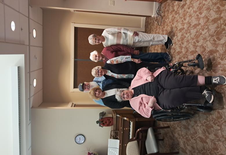 The Akron Hometowner - Staff Photo - Create Article