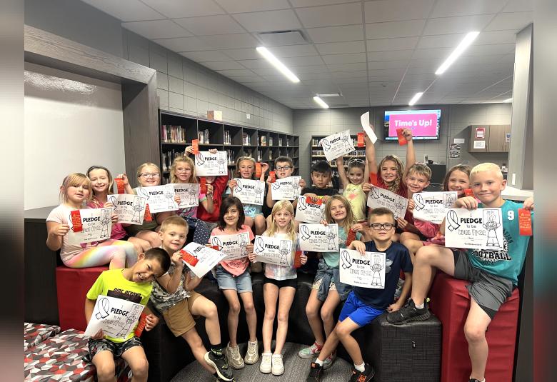 The Akron Hometowner - Staff Photo - Create Article