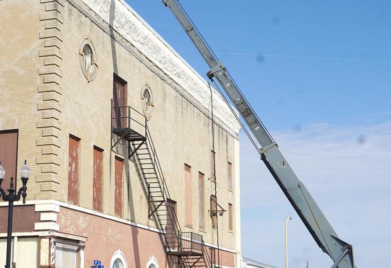 The Akron Hometowner - Staff Photo - Create Article