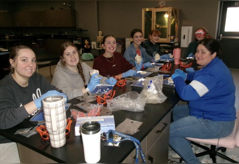 The Akron Hometowner - Staff Photo - Create Article