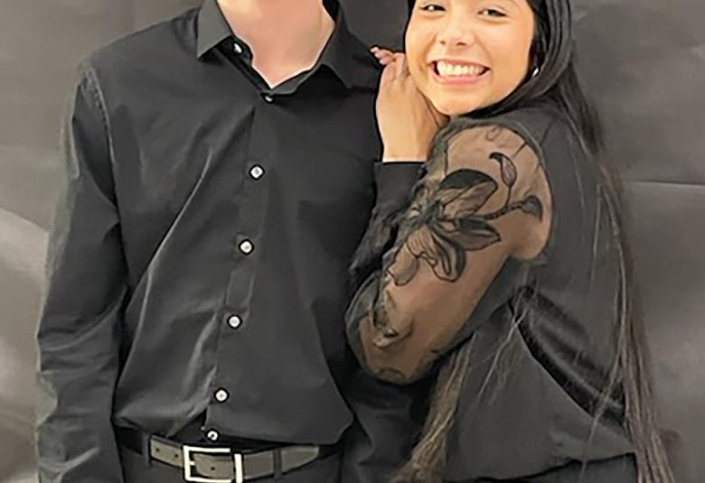 The Akron Hometowner - Staff Photo - Create Article