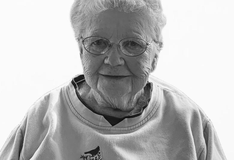 The Akron Hometowner - Staff Photo - Create Article