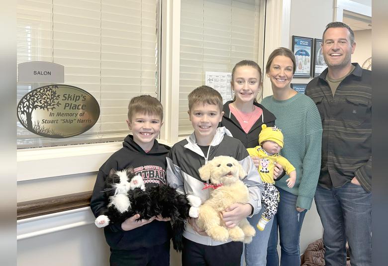 The Akron Hometowner - Staff Photo - Create Article