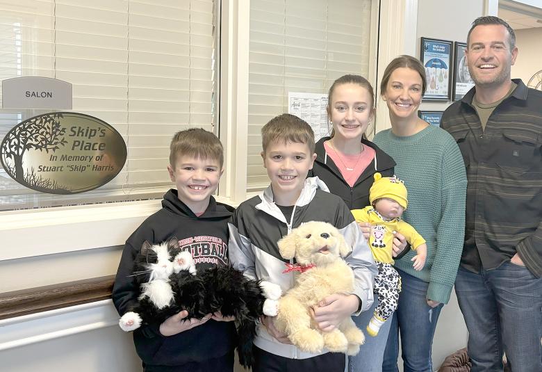 The Akron Hometowner - Staff Photo - Create Article