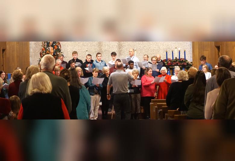 The Akron Hometowner - Staff Photo - Create Article