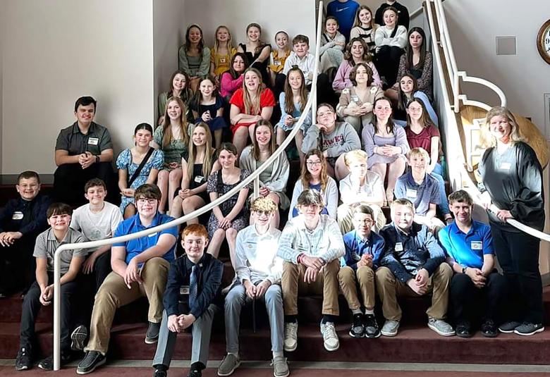 The Akron Hometowner - Staff Photo - Create Article