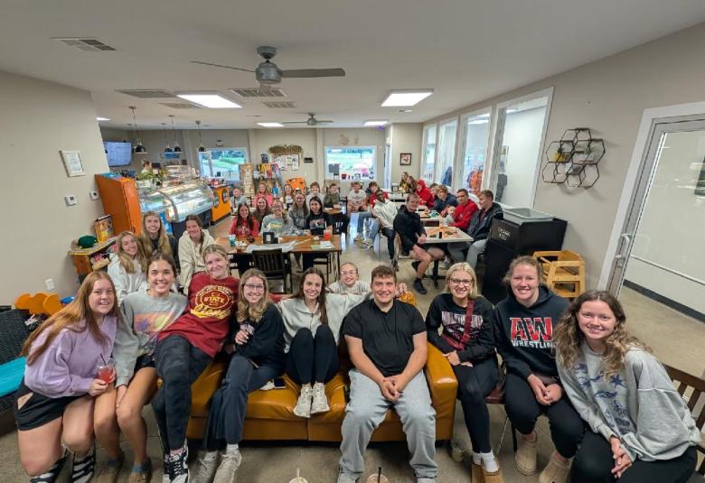 The Akron Hometowner - Staff Photo - Create Article