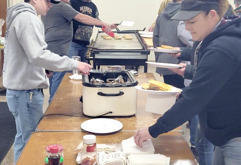 The Akron Hometowner - Staff Photo - Create Article