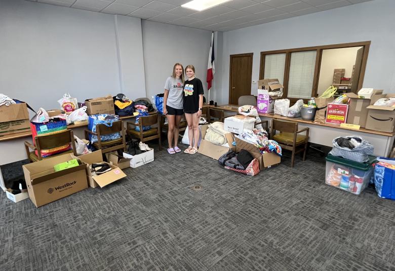 The Akron Hometowner - Staff Photo - Create Article