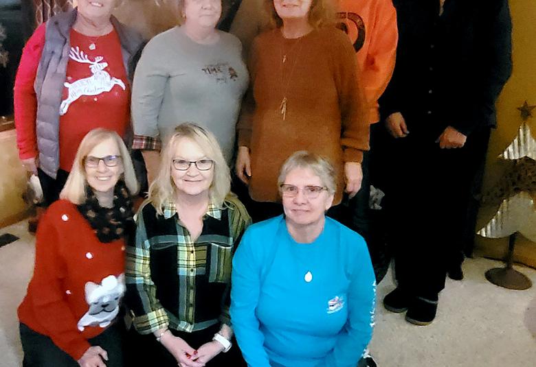 The Akron Hometowner - Staff Photo - Create Article