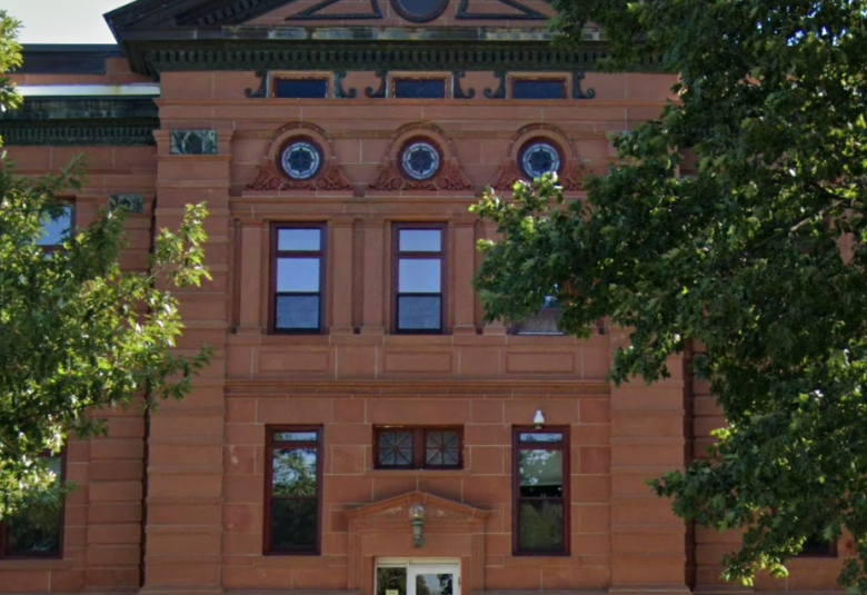 The exterior of the Plymouth County Iowa Courthouse.