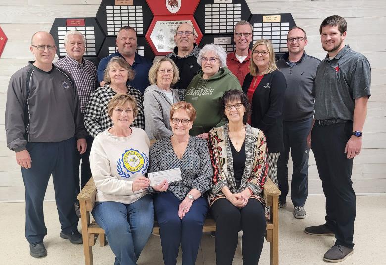 The Akron Hometowner - Staff Photo - Create Article