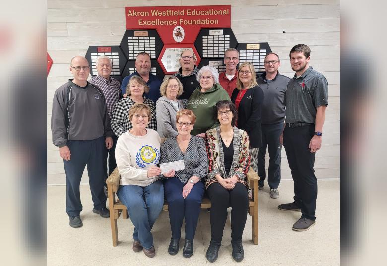 The Akron Hometowner - Staff Photo - Create Article