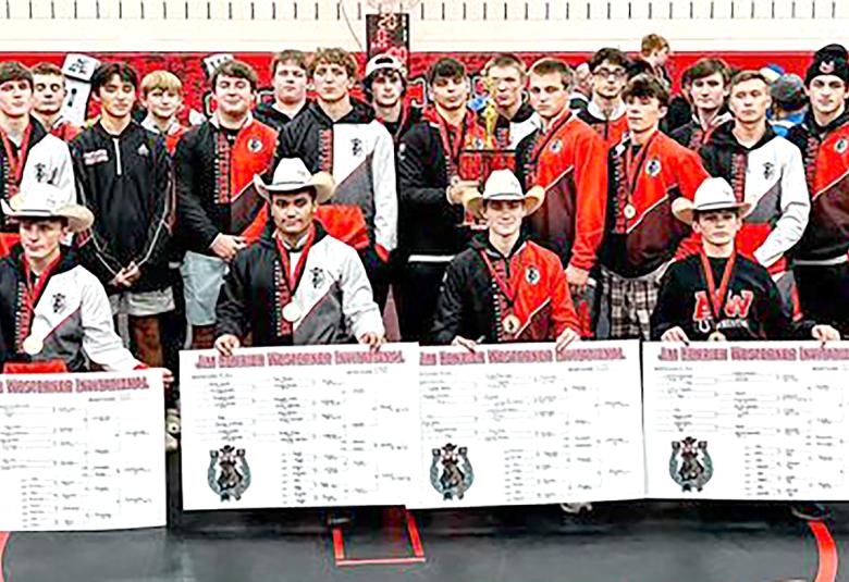 The Akron Hometowner - Staff Photo - Create Article