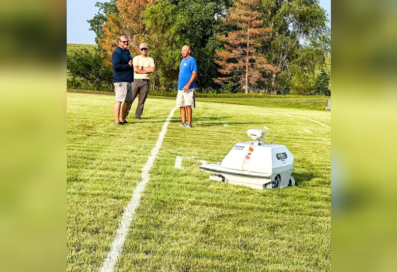 The Akron Hometowner - Staff Photo - Create Article