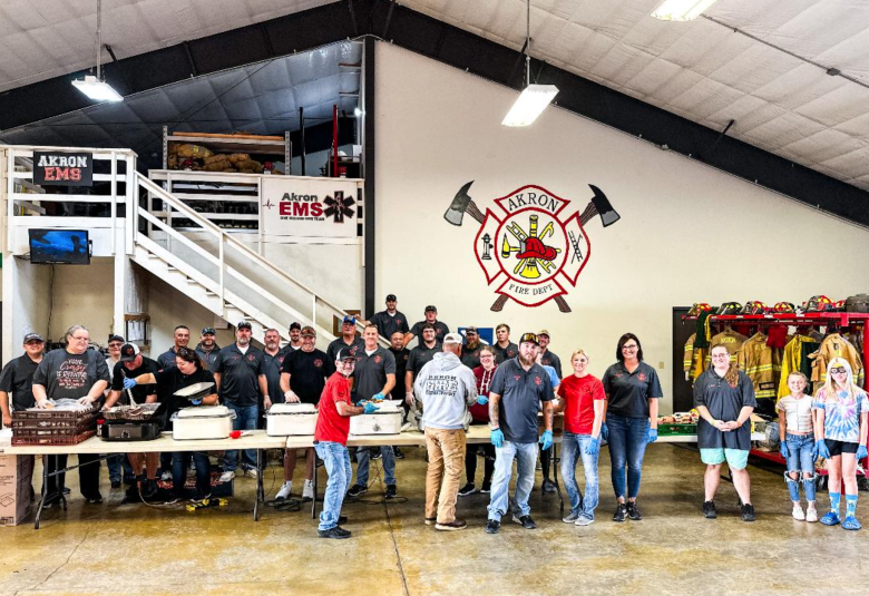 The Akron Hometowner - Staff Photo - Create Article