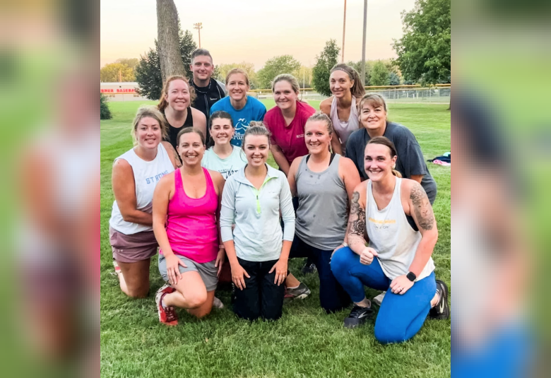 The Akron Hometowner - Staff Photo - Create Article