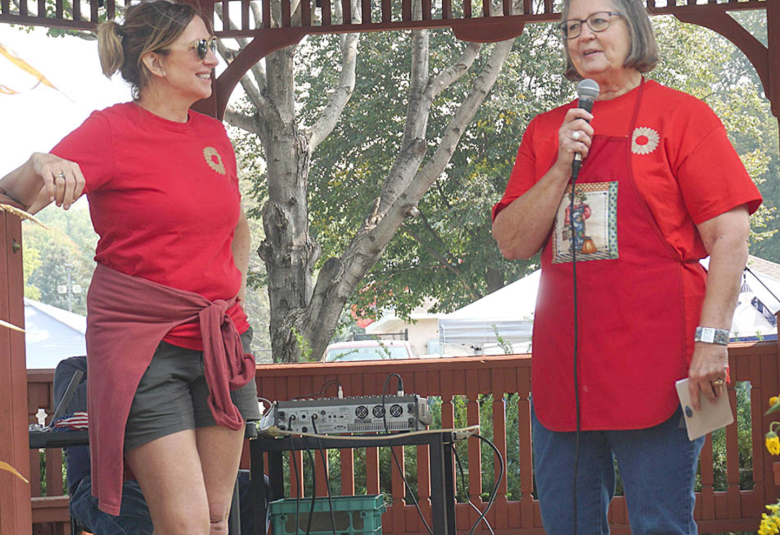 The Akron Hometowner - Staff Photo - Create Article