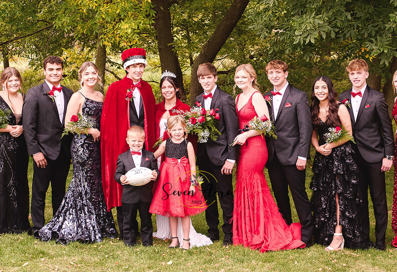 The Akron Hometowner - Staff Photo - Create Article