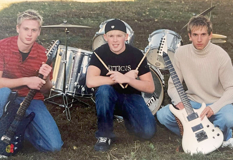 The Akron Hometowner - Staff Photo - Create Article