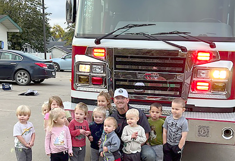 The Akron Hometowner - Staff Photo - Create Article
