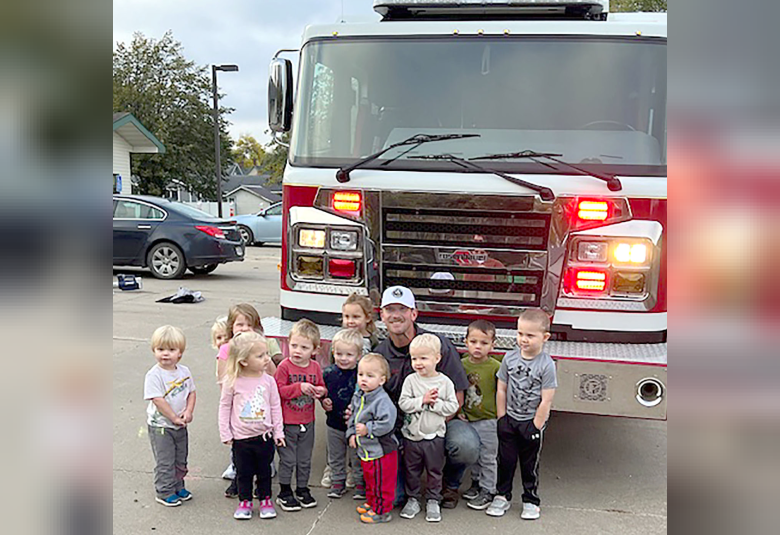 The Akron Hometowner - Staff Photo - Create Article