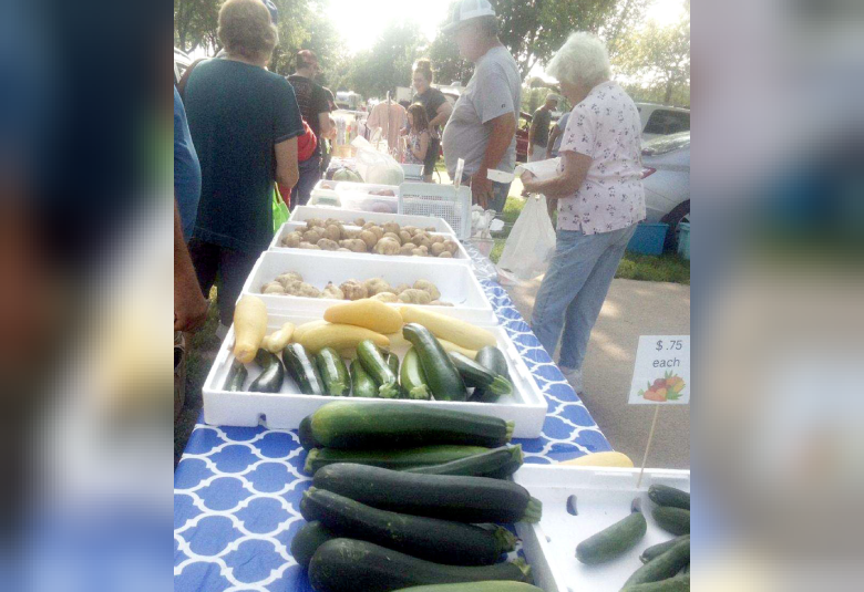 The Akron Hometowner - Staff Photo - Create Article