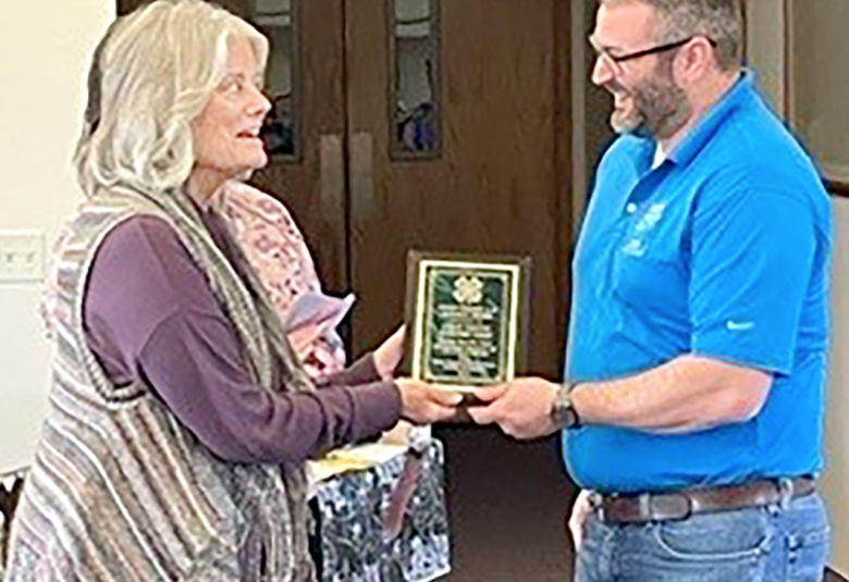 The Akron Hometowner - Staff Photo - Create Article