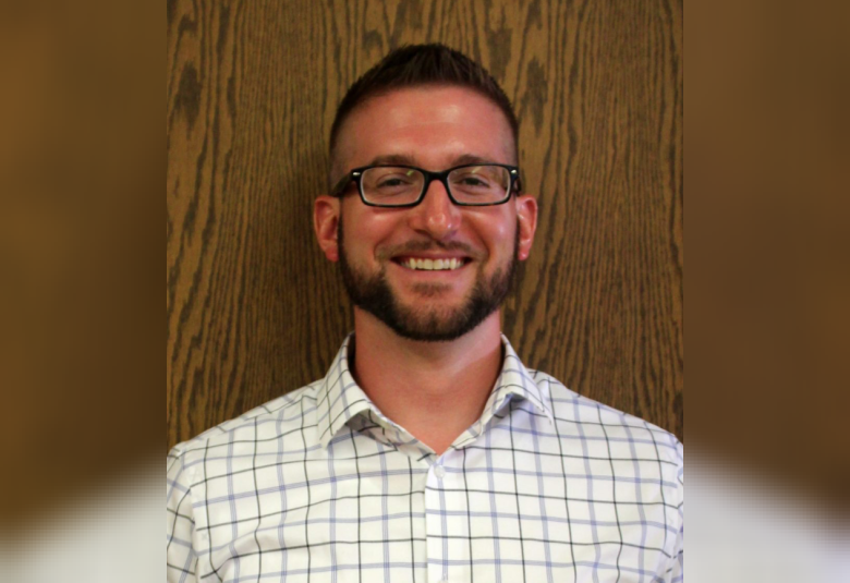 The Akron Hometowner - Staff Photo - Create Article