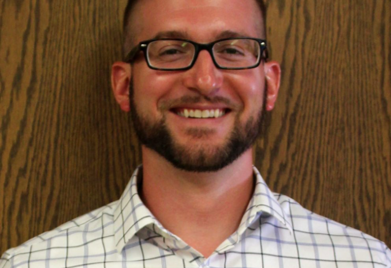 The Akron Hometowner - Staff Photo - Create Article