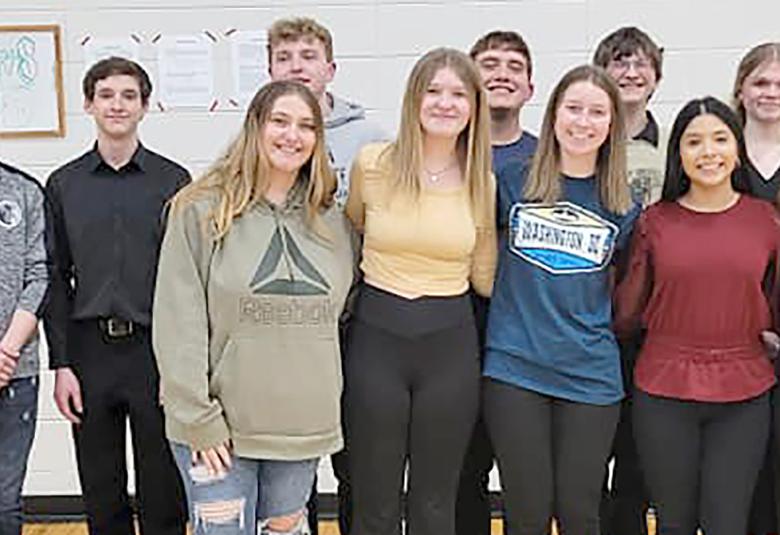 The Akron Hometowner - Staff Photo - Create Article