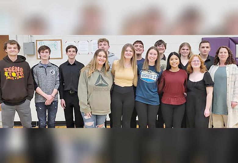 The Akron Hometowner - Staff Photo - Create Article