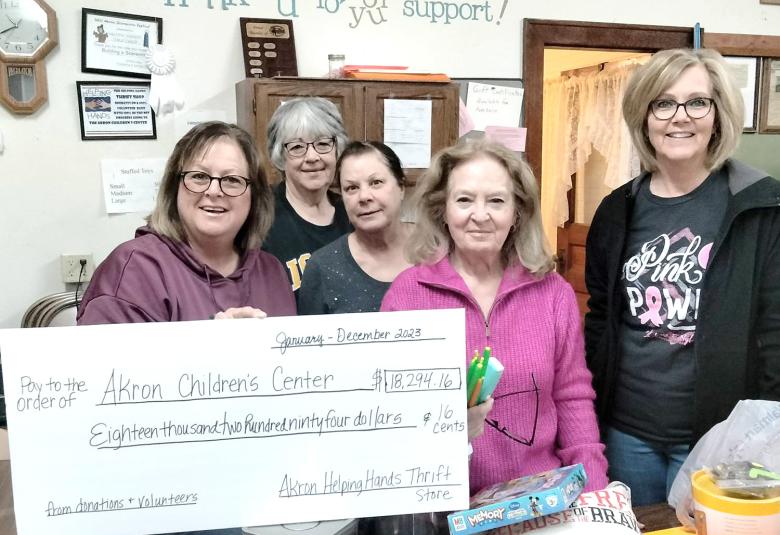The Akron Hometowner - Staff Photo - Create Article