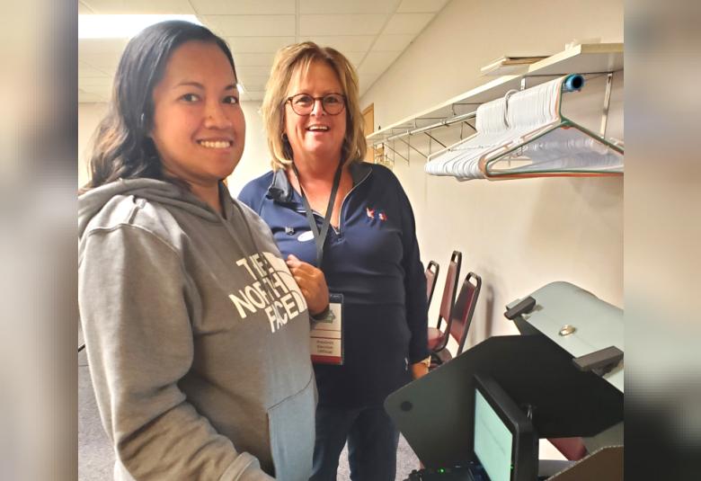 The Akron Hometowner - Staff Photo - Create Article