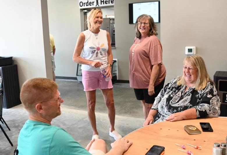 The Akron Hometowner - Staff Photo - Create Article
