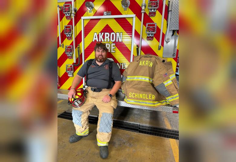 The Akron Hometowner - Staff Photo - Create Article